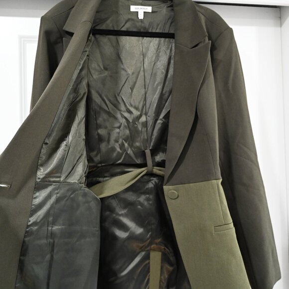 Good American Size 2XL Color Block Side Slit Two Tone Blazer in Olive Green - Picture 7 of 15